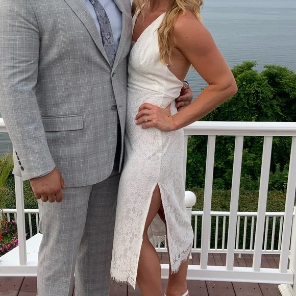 Worn once lulus white lace dress, size small! - Picture 3 of 3